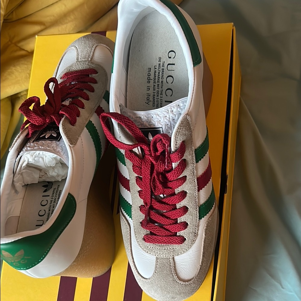 Gucci Men's White and Red Sneakers